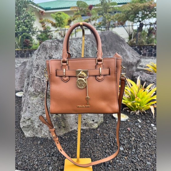 Michael Kors NWOT Hamilton Brown Leather Satchel Crossbody with a mark under bag - Picture 1 of 11